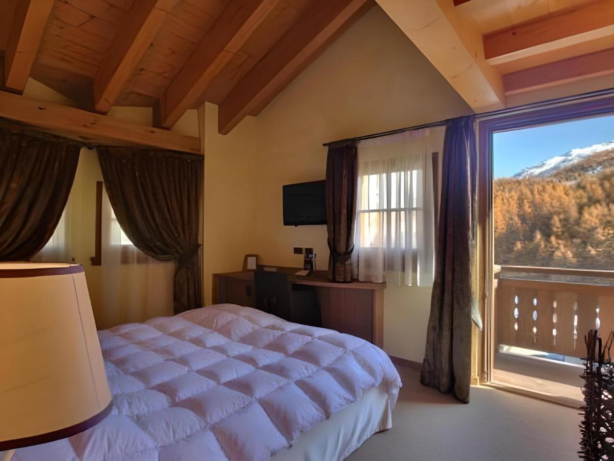 Hotel Bait De Angial Ливиньо Экстерьер фото